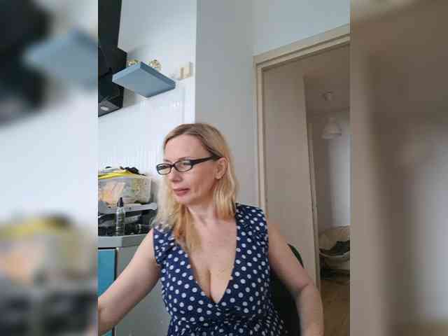 ShiningMILF webcam