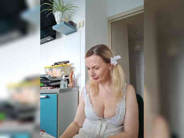 ShiningMILF Sex Cam Show