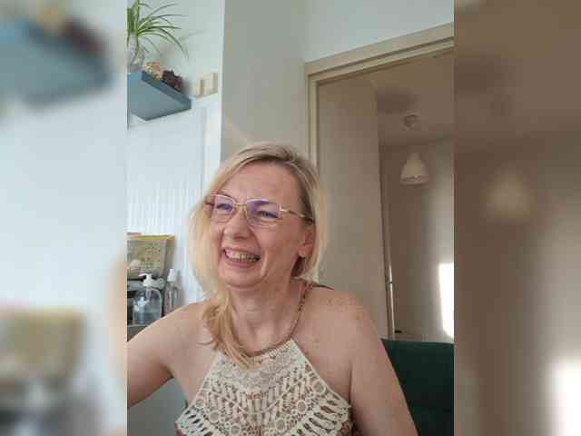 ShiningMILF webcam