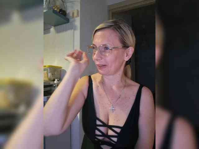 ShiningMILF webcam