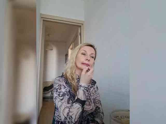 ShiningMILF webcam