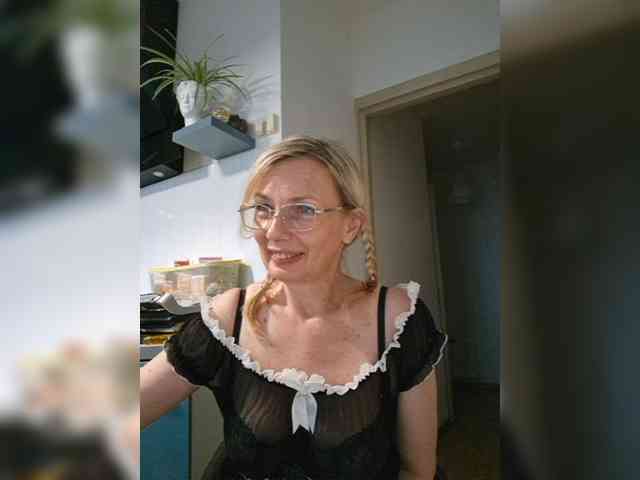 ShiningMILF webcam