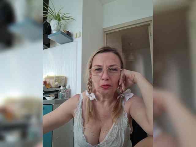 ShiningMILF webcam