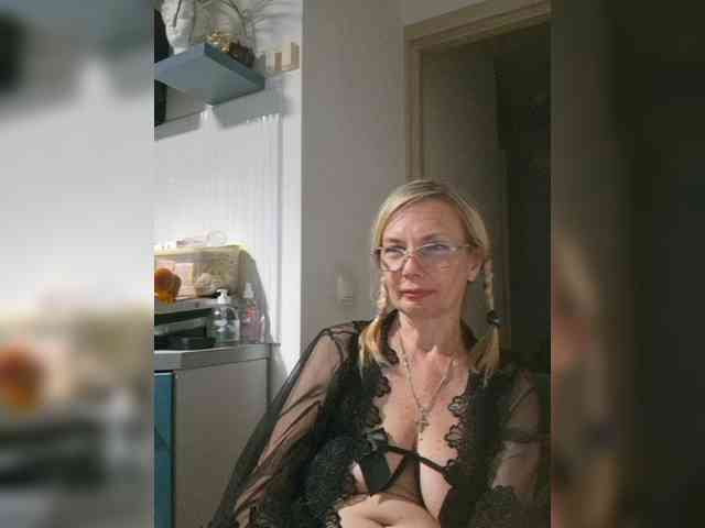 ShiningMILF webcam