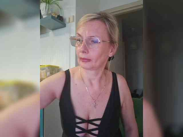 ShiningMILF webcam