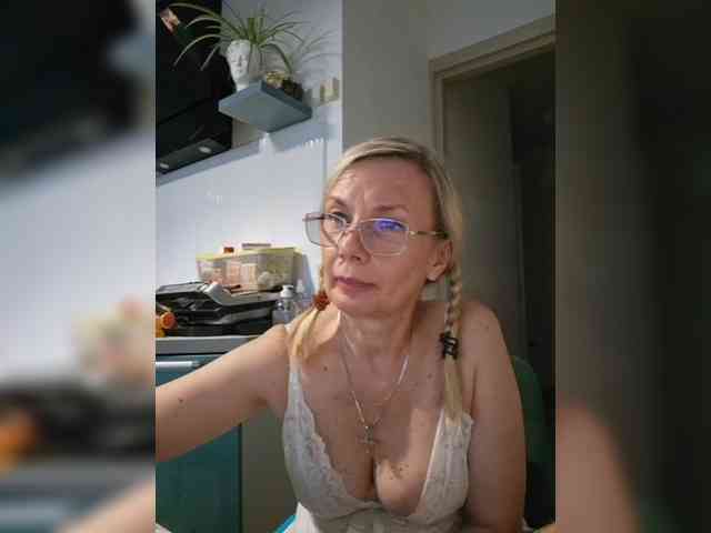 ShiningMILF webcam