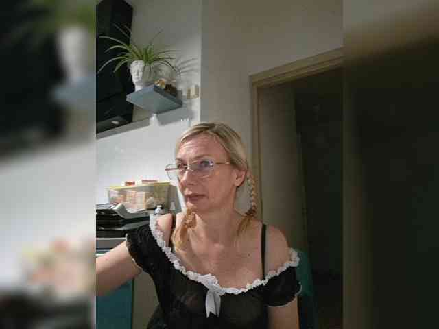 ShiningMILF webcam