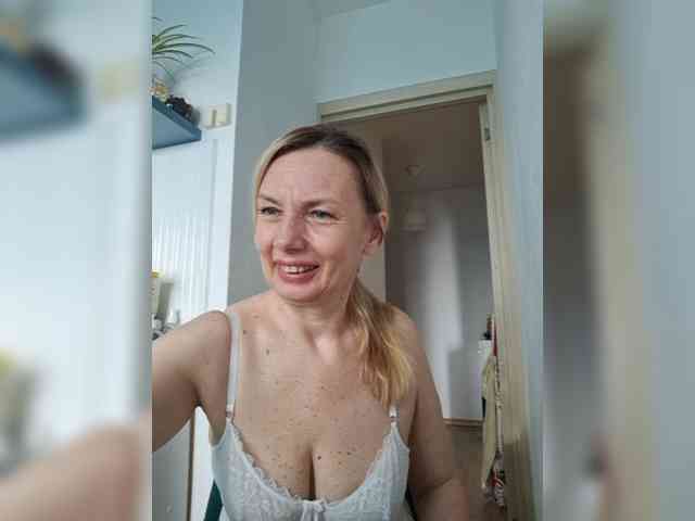 ShiningMILF Sex Cam Show