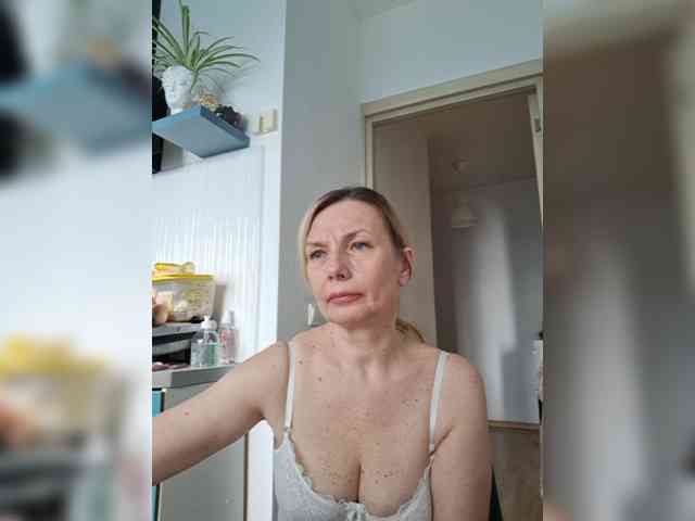 ShiningMILF webcam