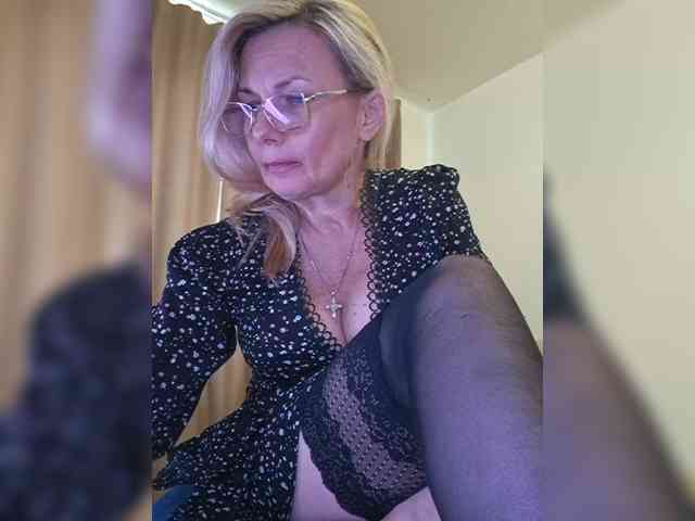 ShiningMILF webcam