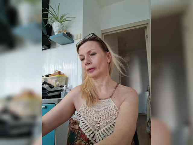 ShiningMILF
