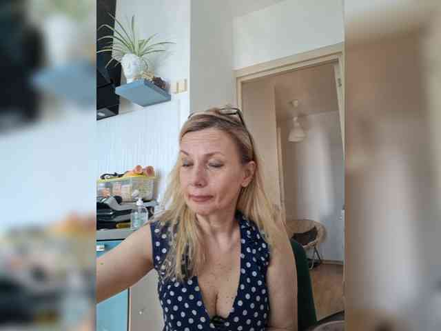 ShiningMILF webcam