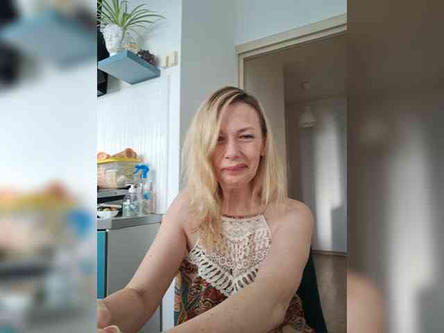 ShiningMILF Sex Cam Show
