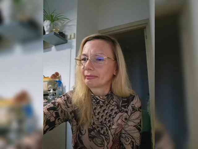 ShiningMILF Sex Cam Show