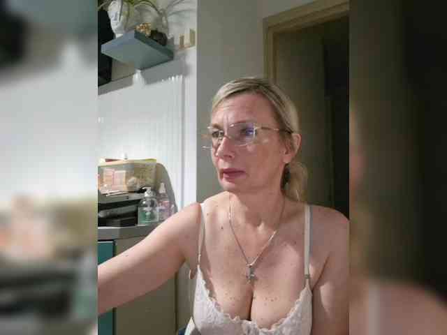 ShiningMILF webcam