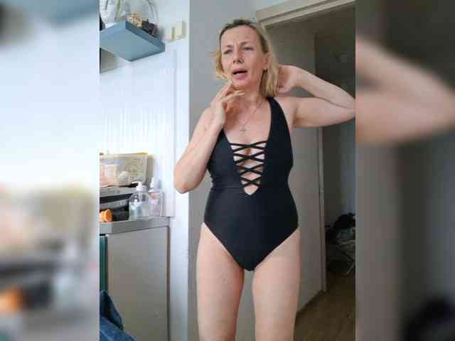 ShiningMILF webcam