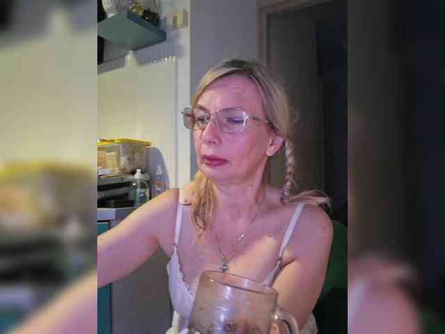 ShiningMILF webcam