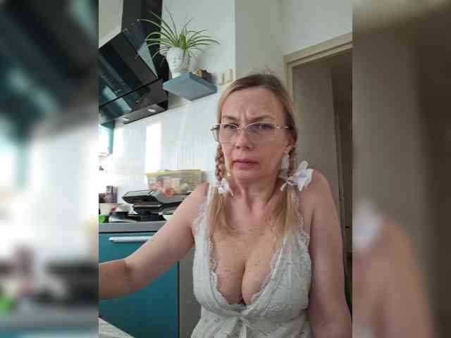 ShiningMILF webcam