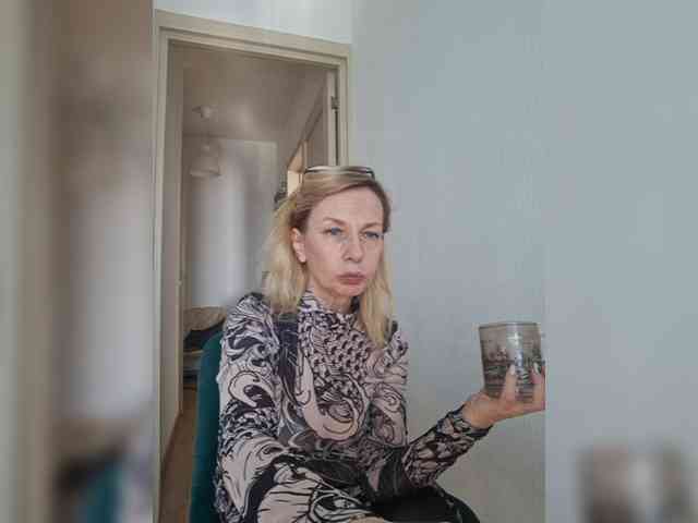 ShiningMILF webcam