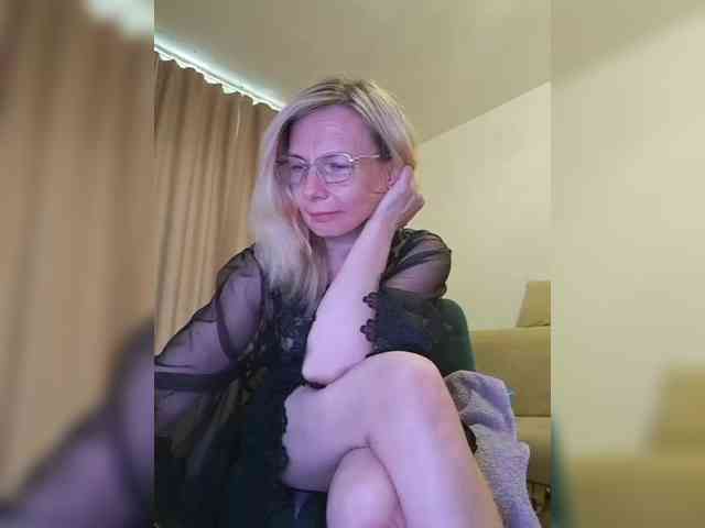 ShiningMILF webcam