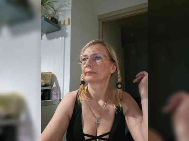 ShiningMILF webcam