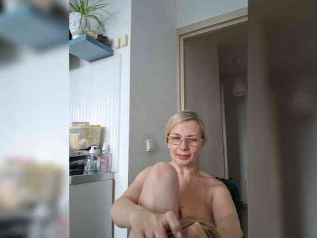ShiningMILF webcam