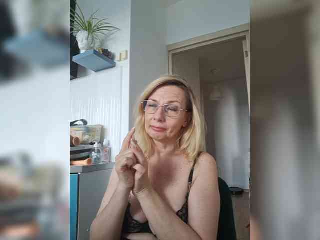 ShiningMILF Sex Cam Show