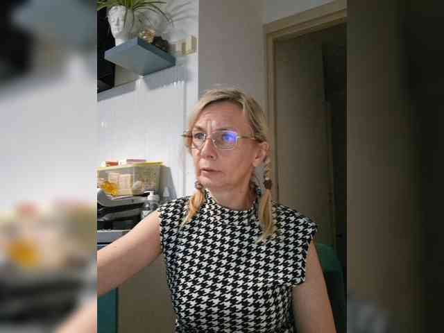 adult random cam ShiningMILF