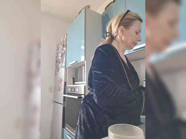 ShiningMILF webcam