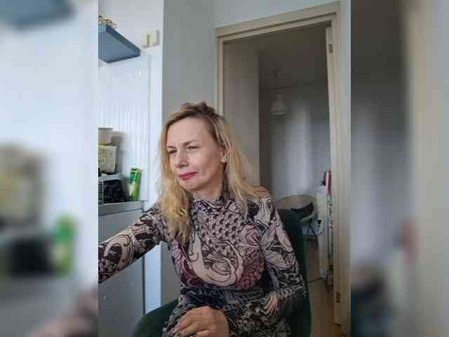 ShiningMILF webcam