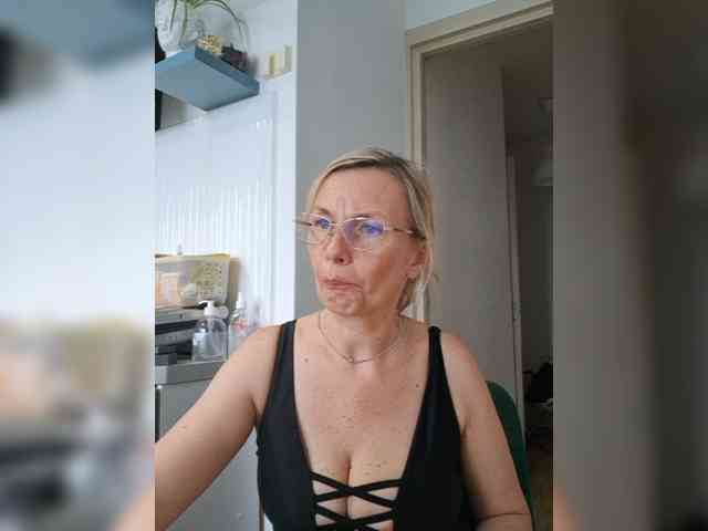 ShiningMILF webcam