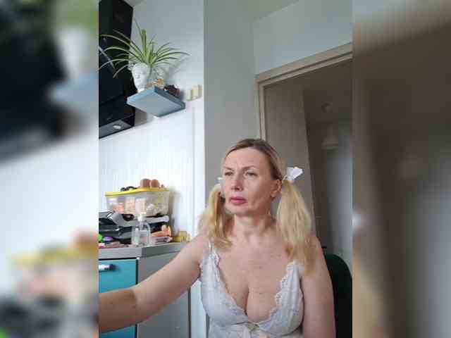 ShiningMILF webcam