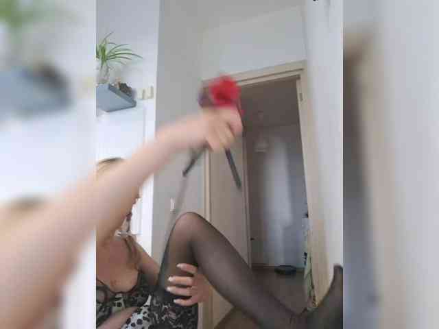 ShiningMILF webcam