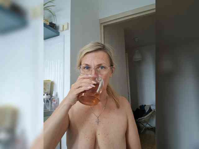 ShiningMILF webcam