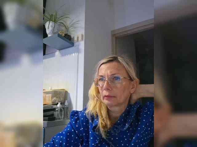 ShiningMILF webcam