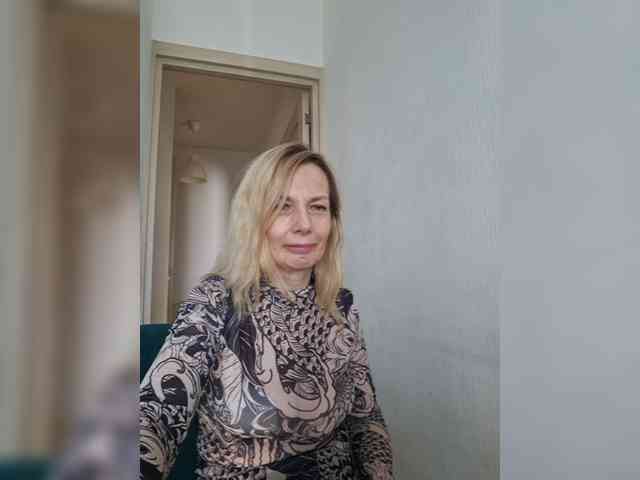ShiningMILF webcam