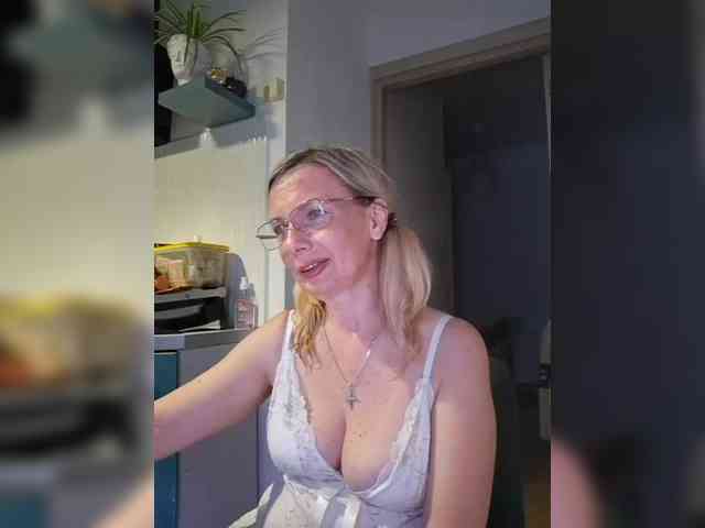 ShiningMILF webcam