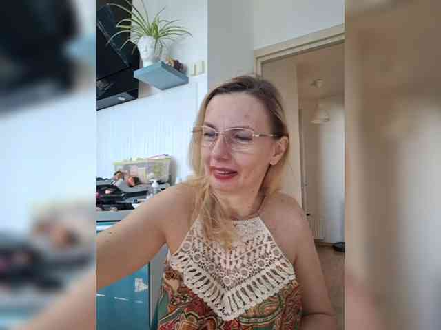 ShiningMILF webcam