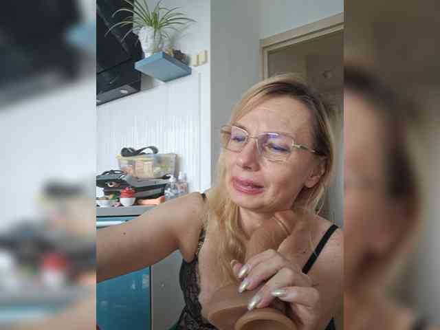 ShiningMILF webcam