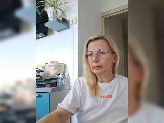 ShiningMILF webcam