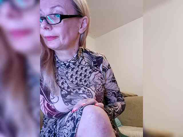 ShiningMILF webcam
