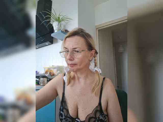 ShiningMILF Sex Cam Show