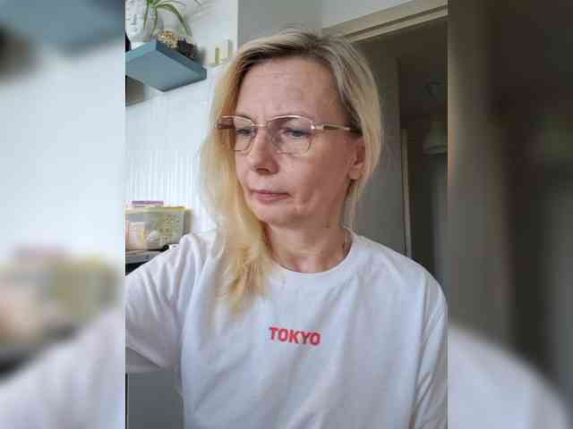 ShiningMILF webcam