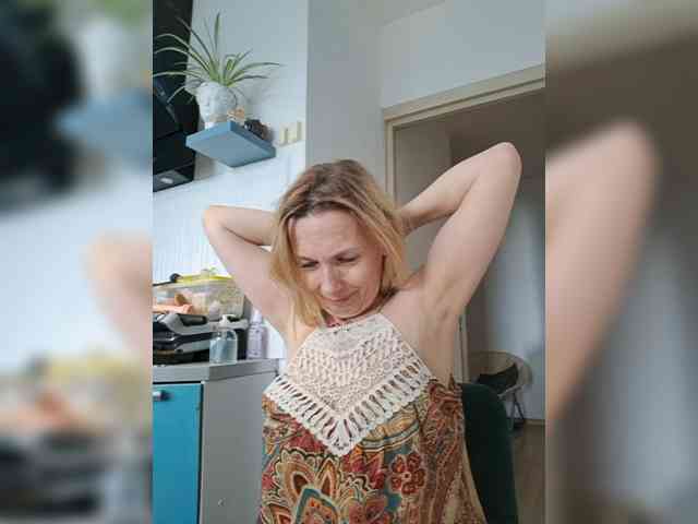 ShiningMILF webcam