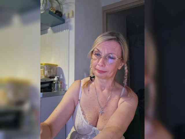 ShiningMILF webcam