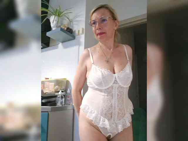 ShiningMILF webcam