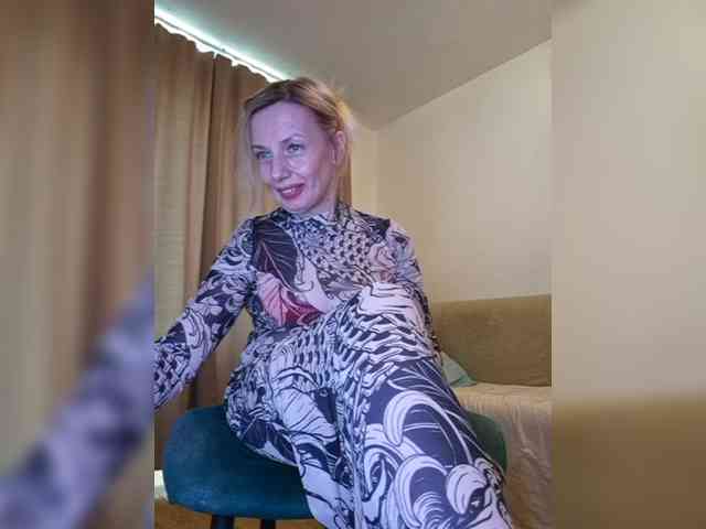 ShiningMILF webcam