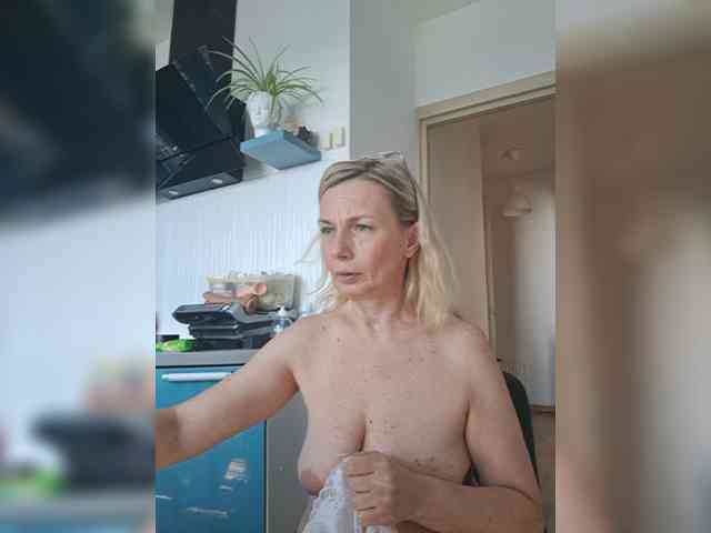 ShiningMILF webcam