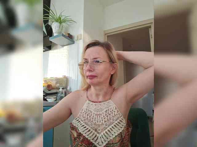 ShiningMILF webcam
