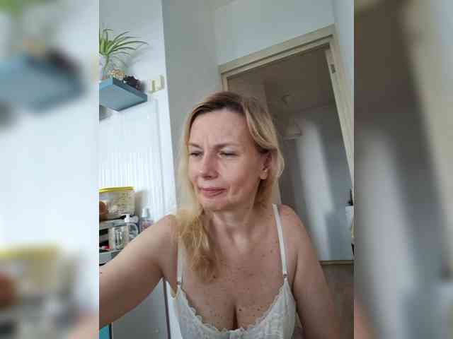 ShiningMILF Sex Cam Show